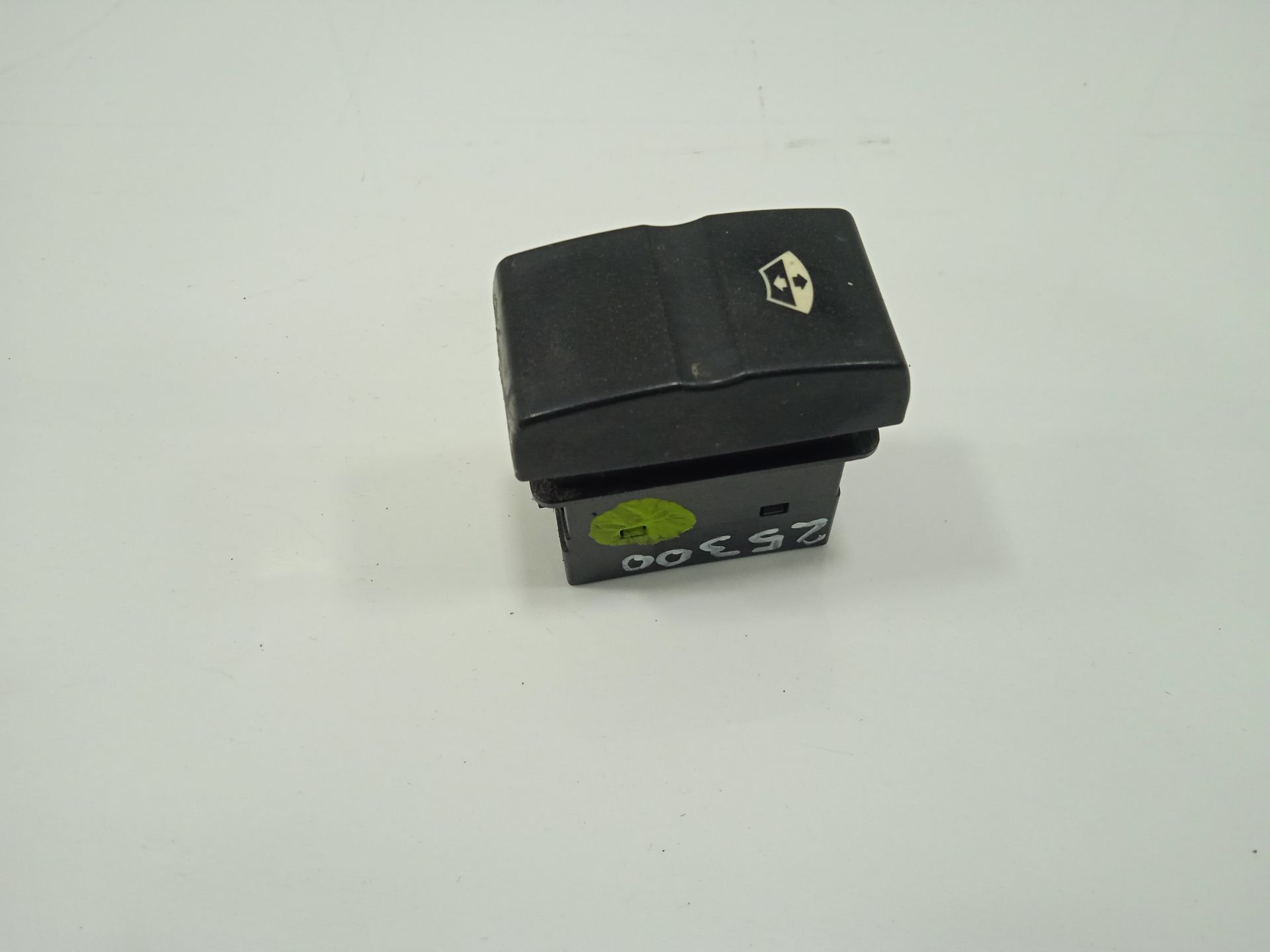 Interruptor iveco stralis (ad hi-streetat hi-road)(07.2012) fg ad tp                    4