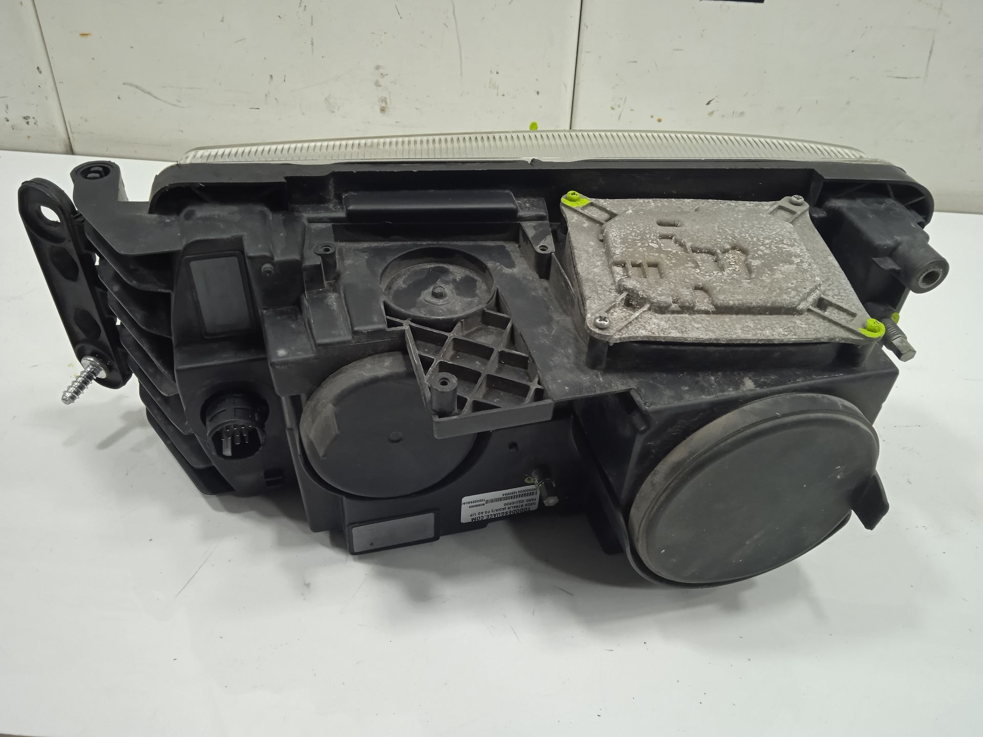 Faro izquierdo iveco stralis (ad hi-streetat hi-road)(07.2012) fg ad tp                    4