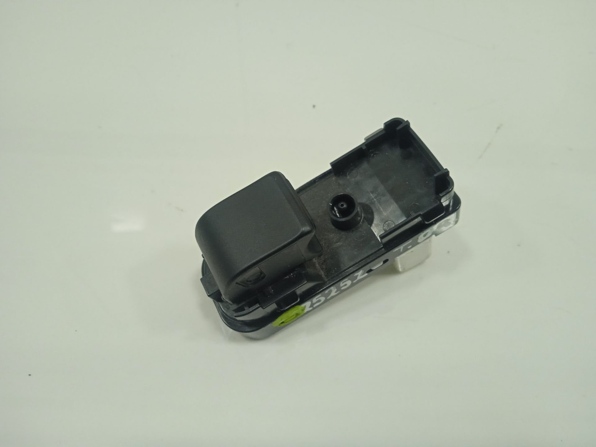 Mando elevalunas trasero derecho mazda cx-3 (dk) centerline
