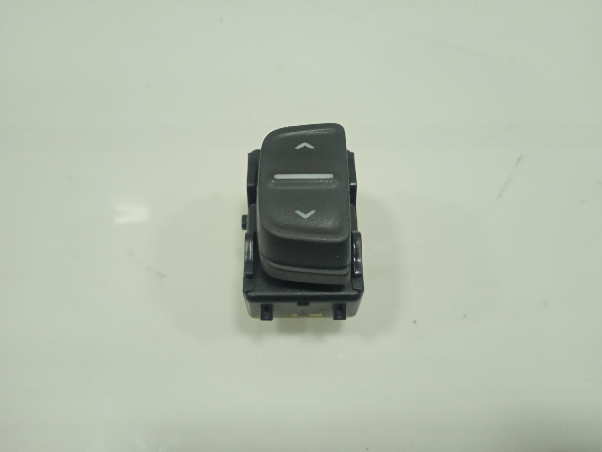 Mando elevalunas delantero izquierdo dacia sandero ii ambiance