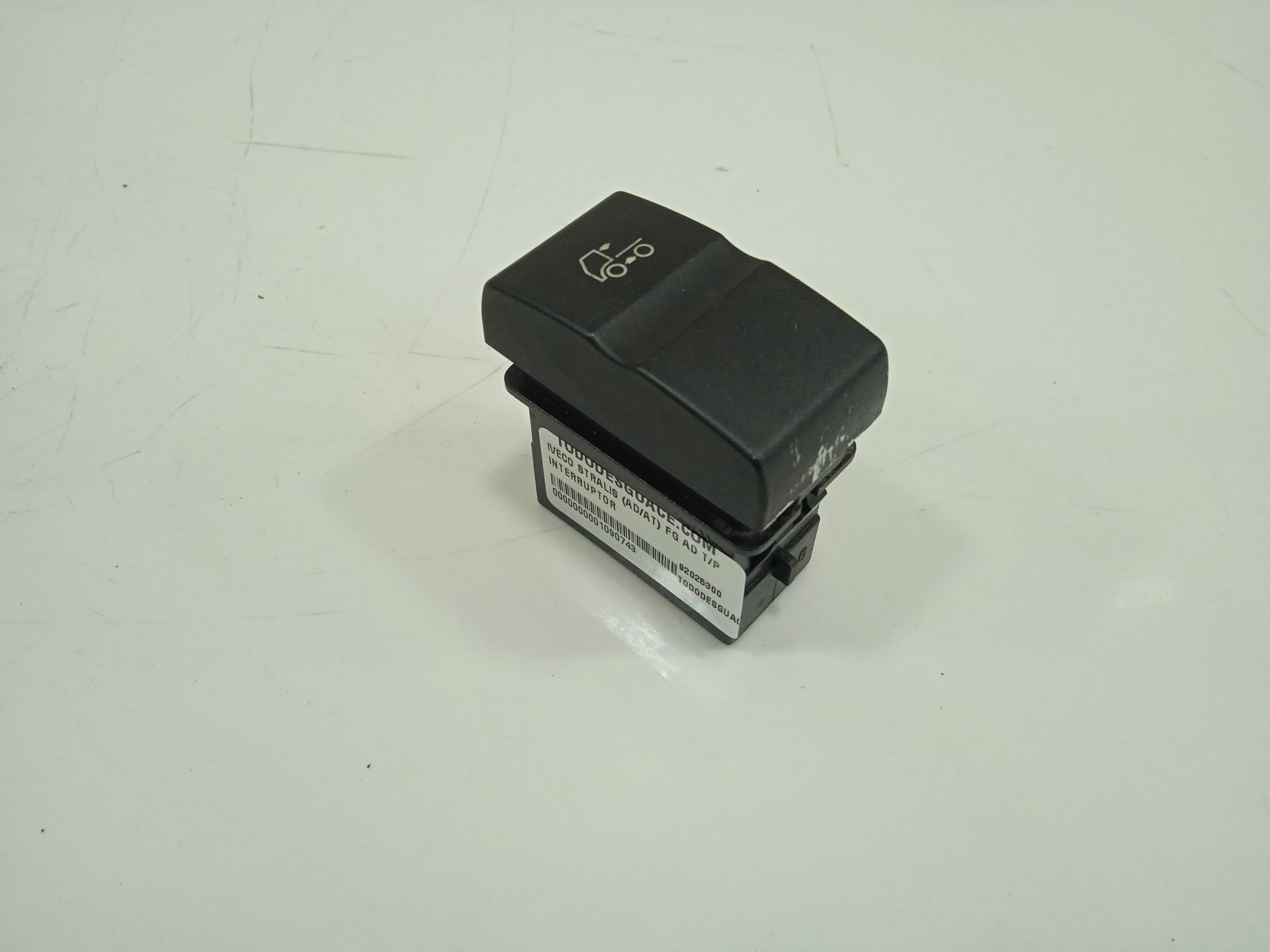 Interruptor iveco stralis (ad hi-streetat hi-road)(07.2012) fg ad tp                    4