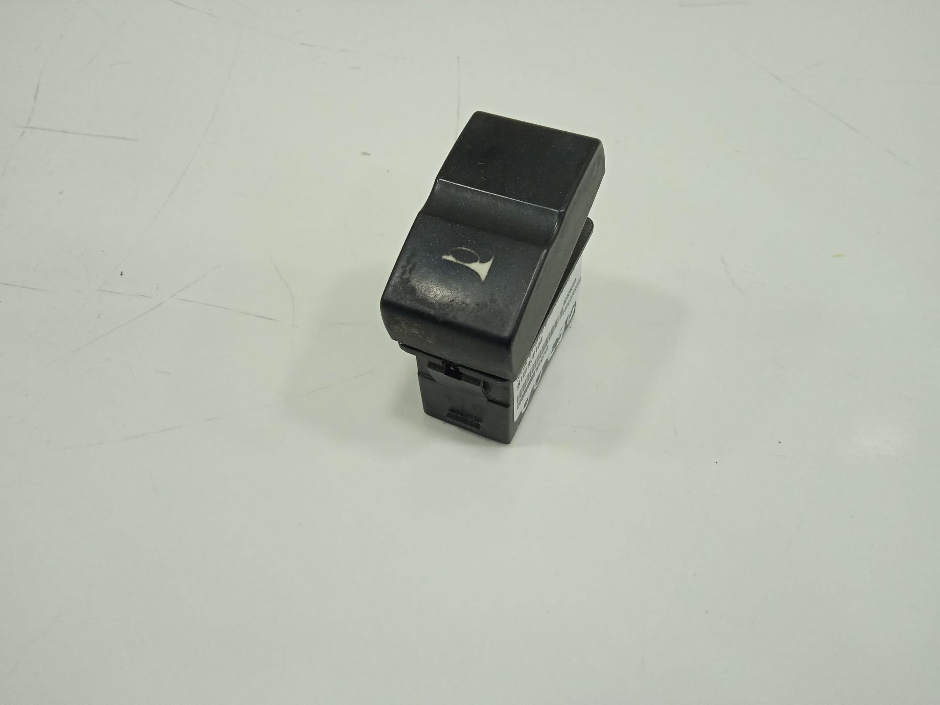 Interruptor iveco stralis (ad hi-streetat hi-road)(07.2012) fg ad tp                    4