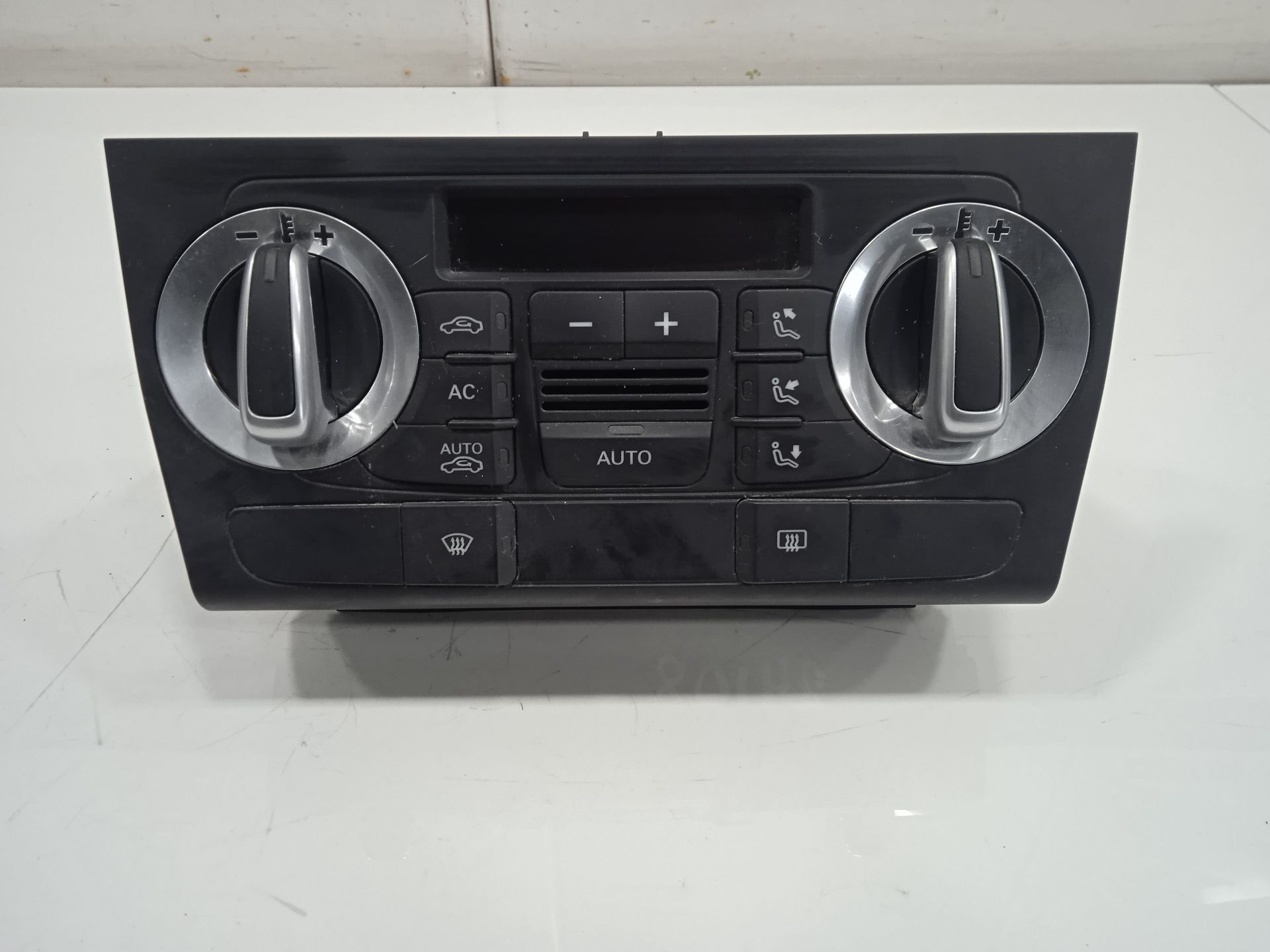Mando calefaccion / aire acondicionado audi a3 sportback (8pa) 2.0 tdi ambiente (dpf)