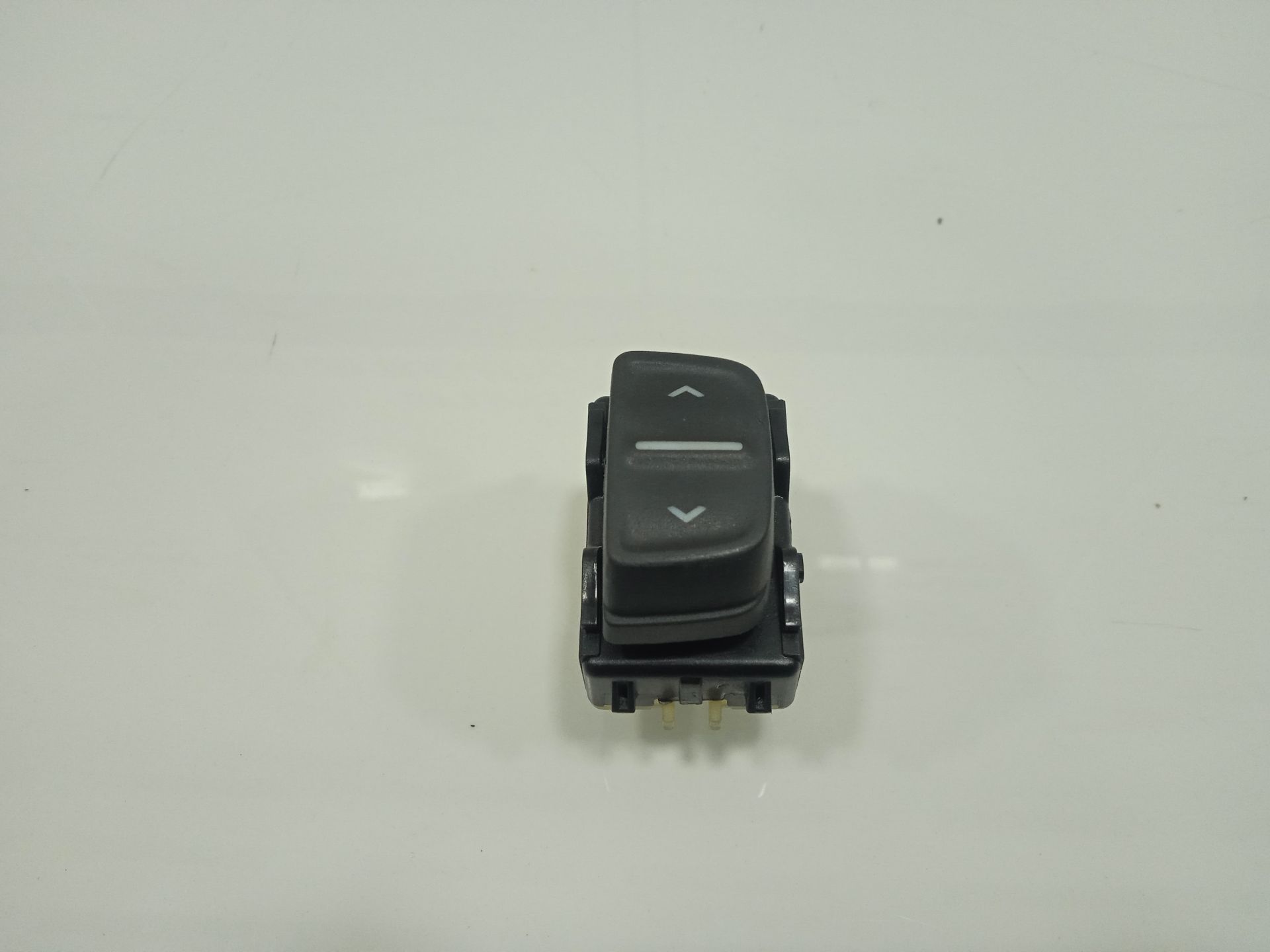 Mando elevalunas delantero derecho dacia sandero ii ambiance