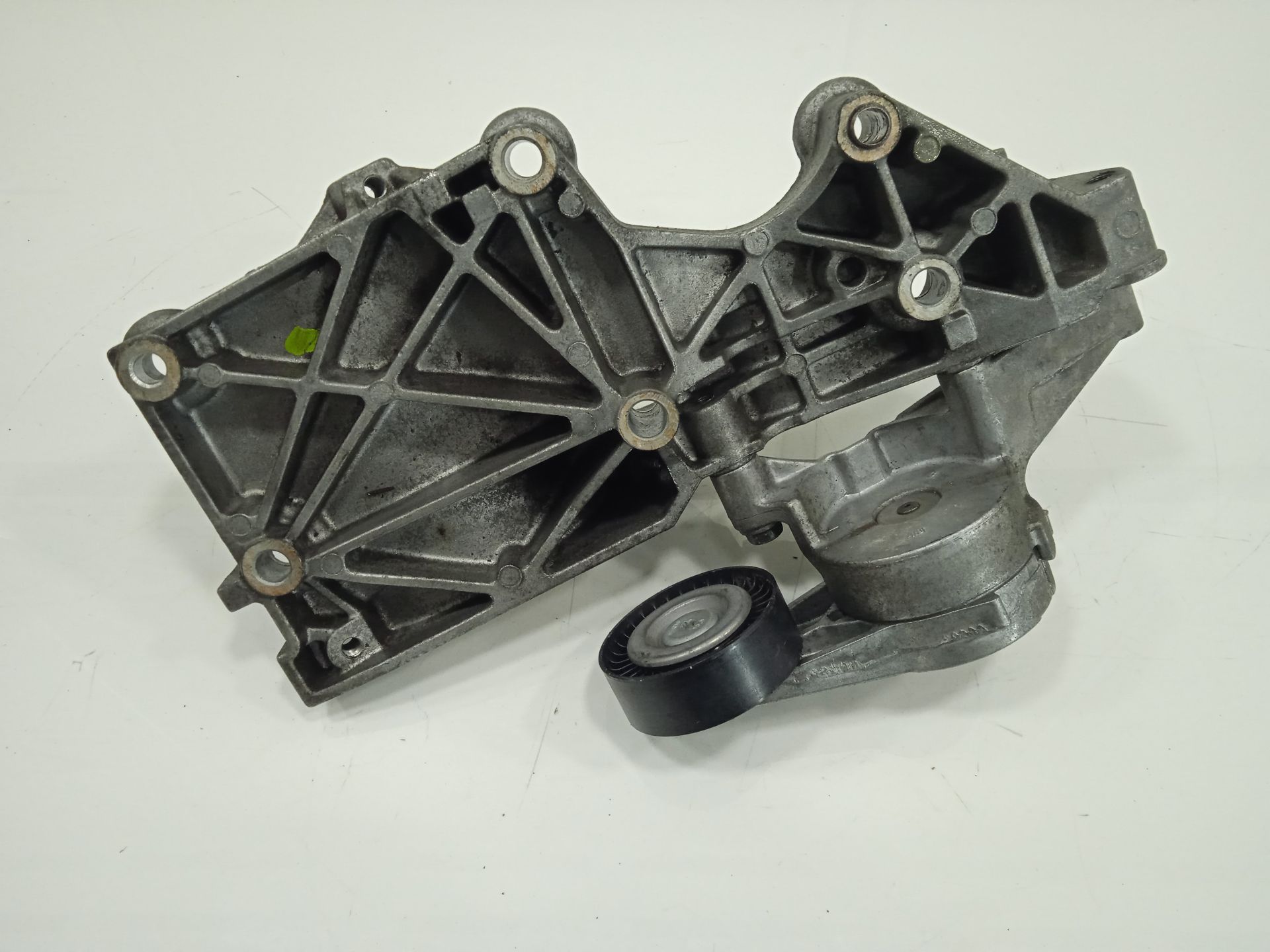 Soporte alternador   no identificado