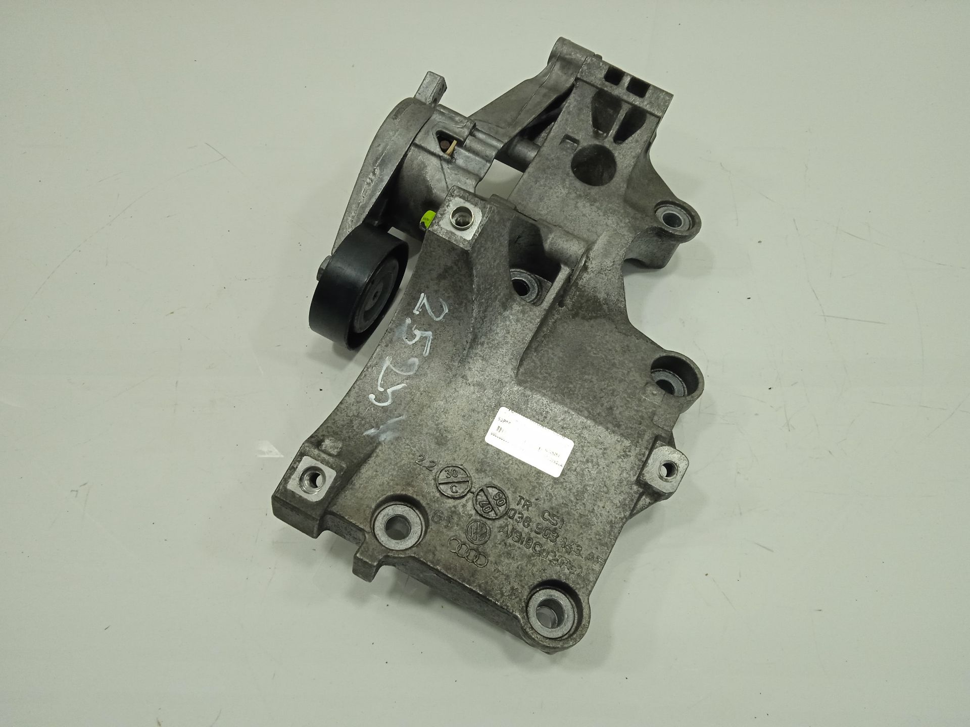 Soporte alternador   no identificado