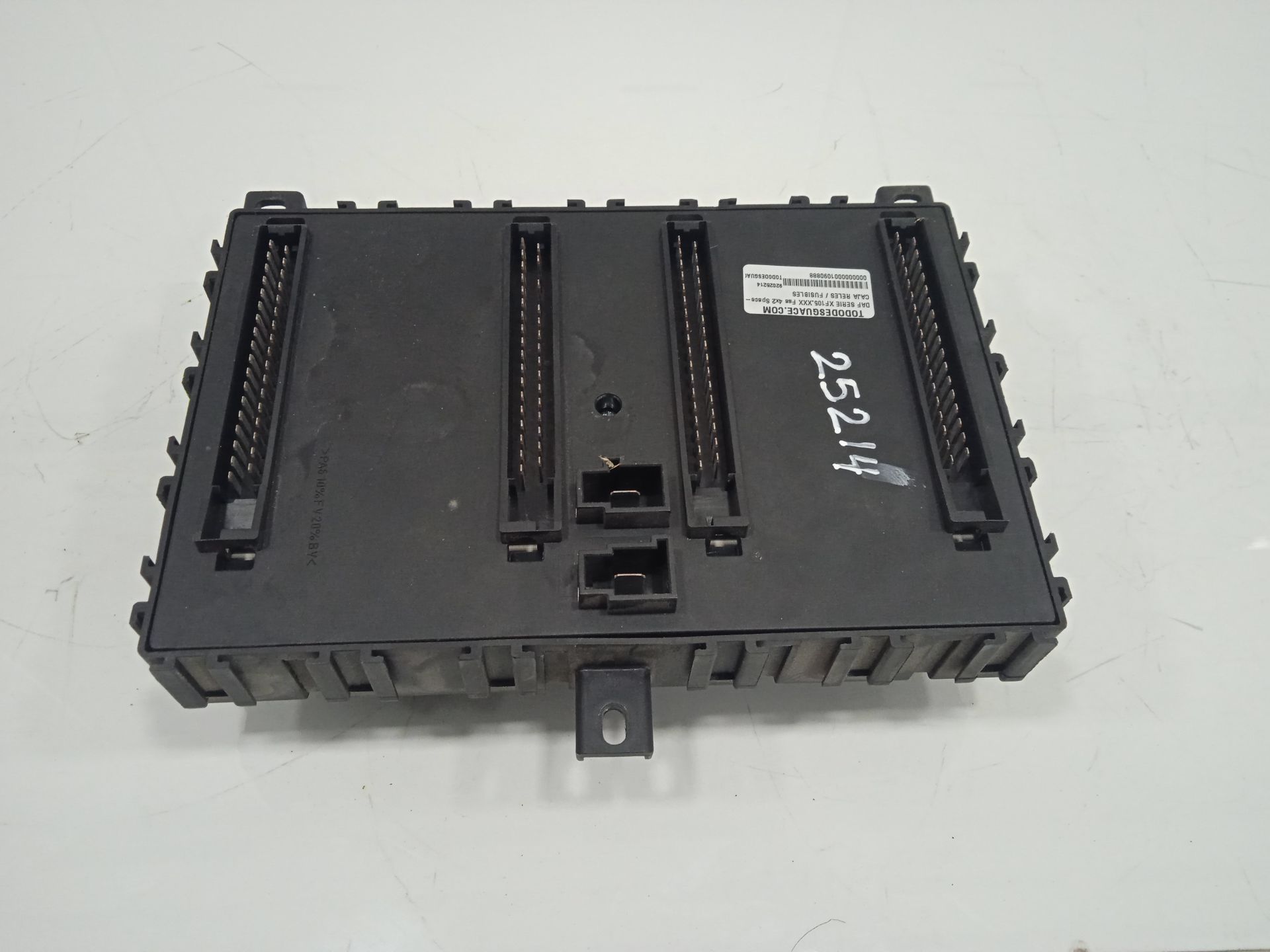 Caja reles / fusibles   no identificado