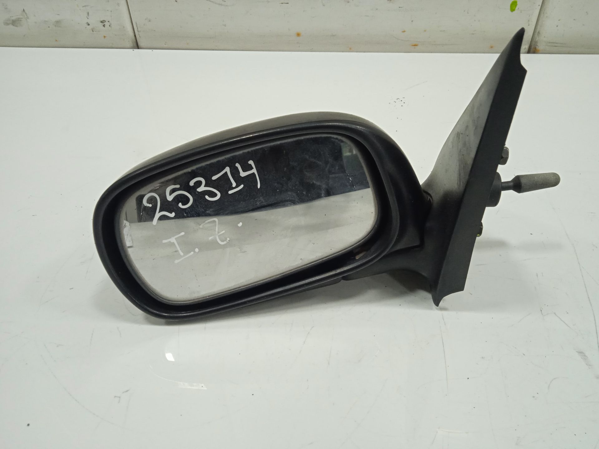 Retrovisor izquierdo   no identificado
