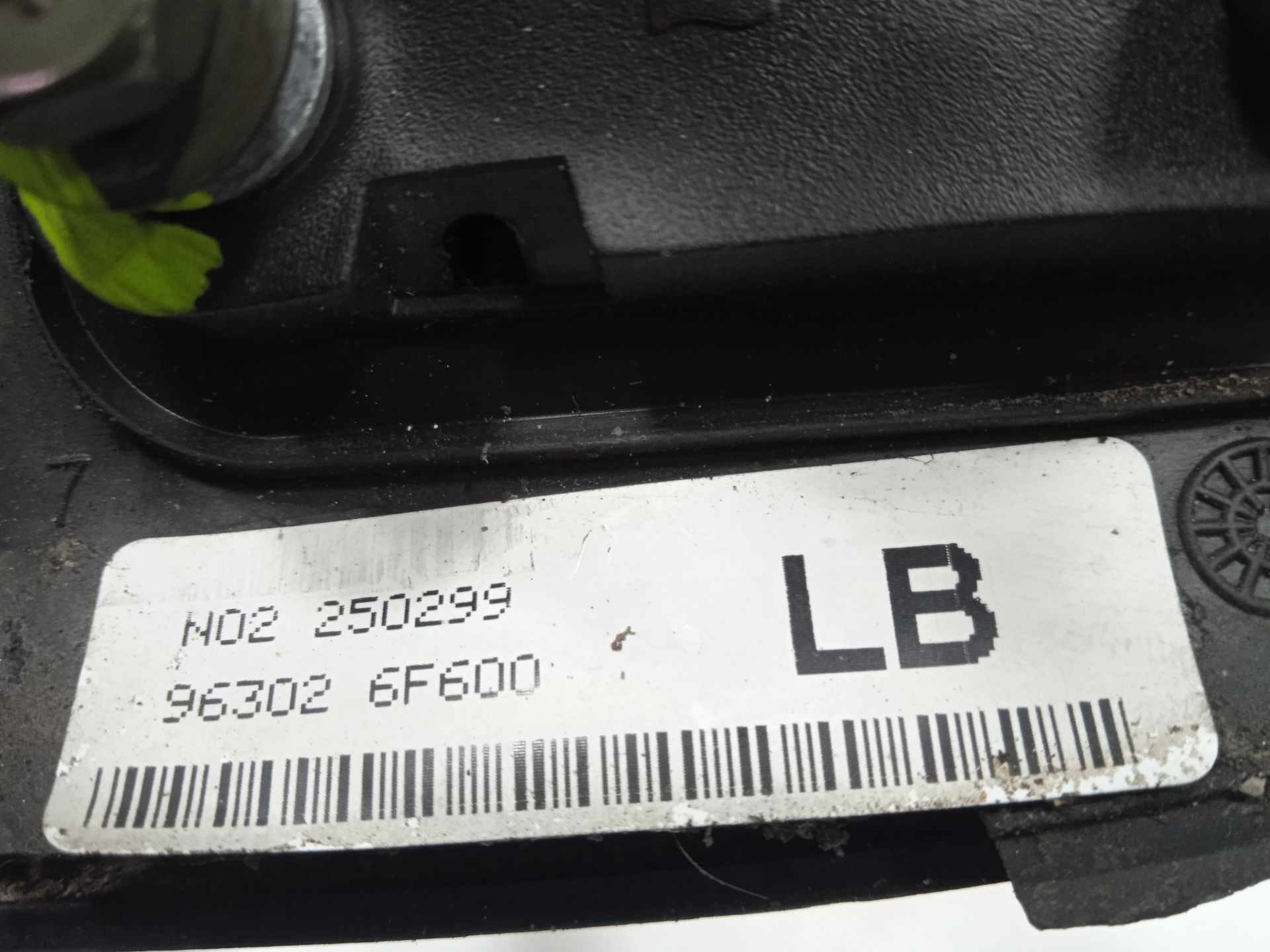 Retrovisor izquierdo   no identificado