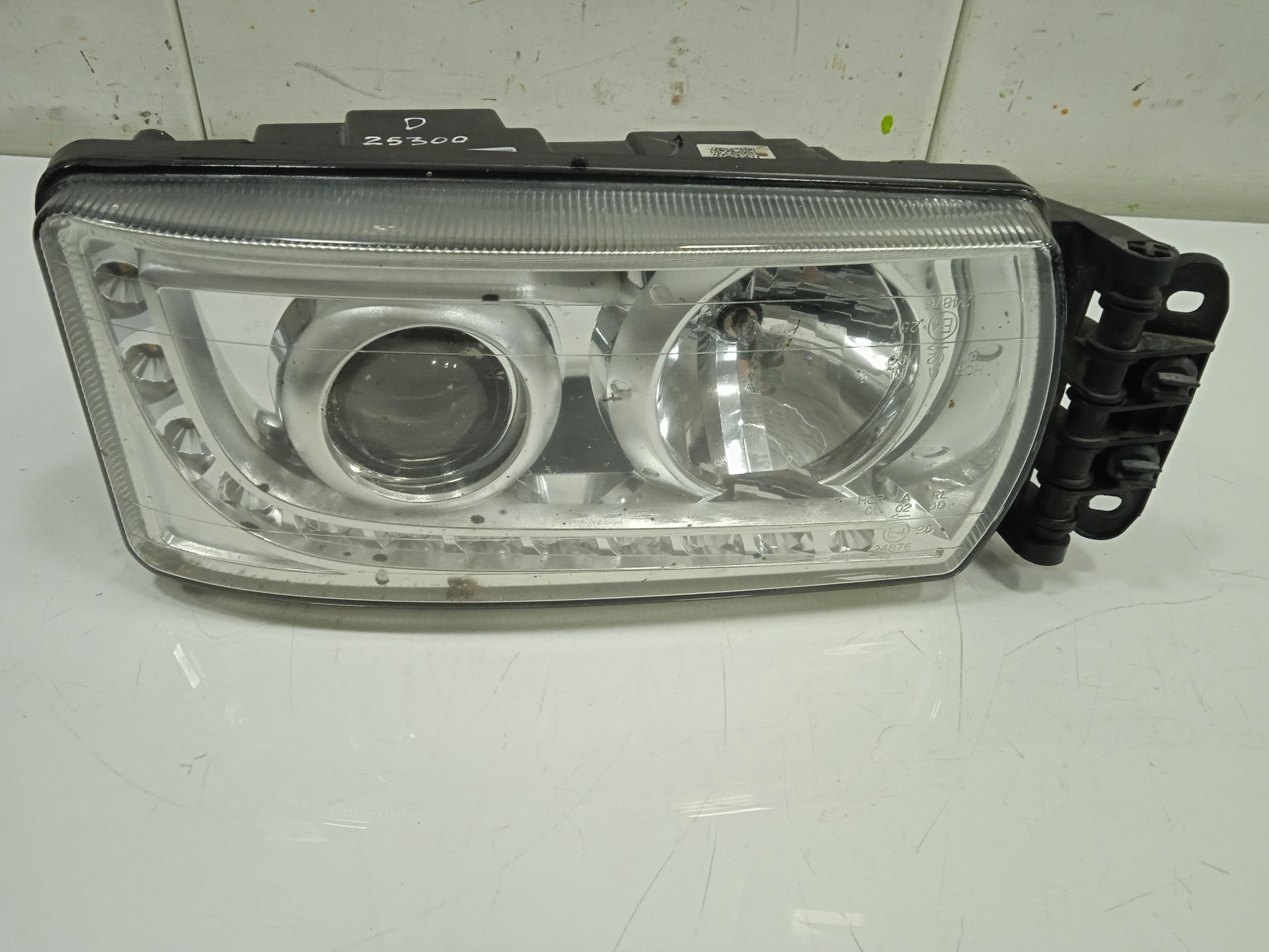 Faro derecho iveco stralis (ad hi-streetat hi-road)(07.2012) fg ad tp                    4