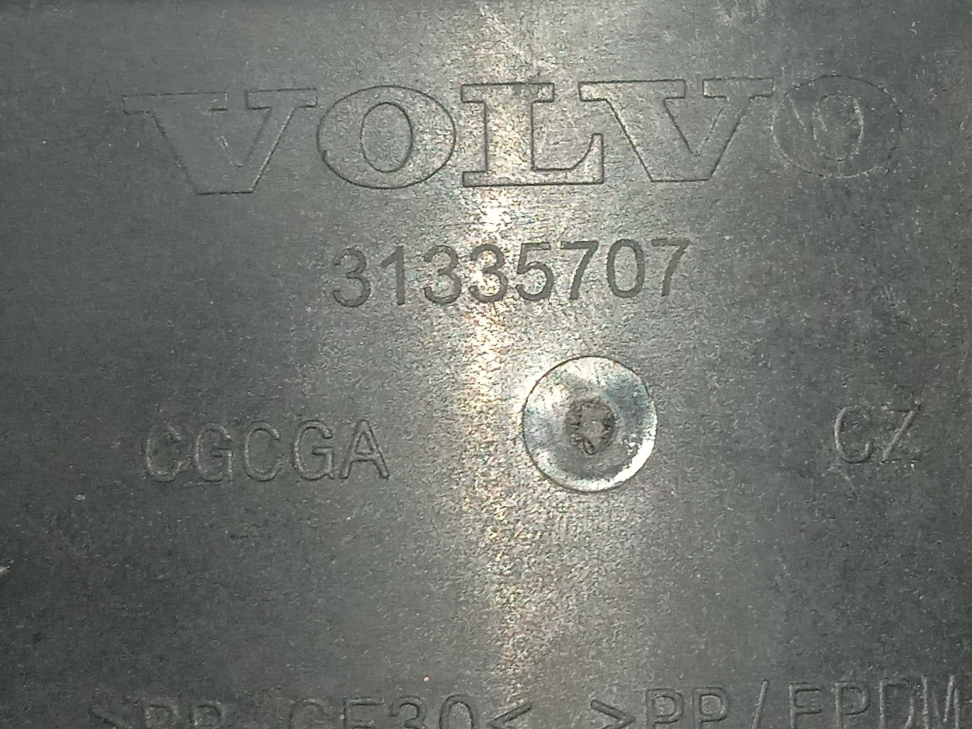 Tapa exterior combustible volvo v60 familiar kinetic