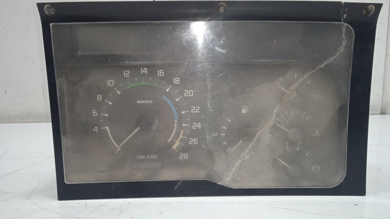 Cuadro instrumentos renault  no identificado