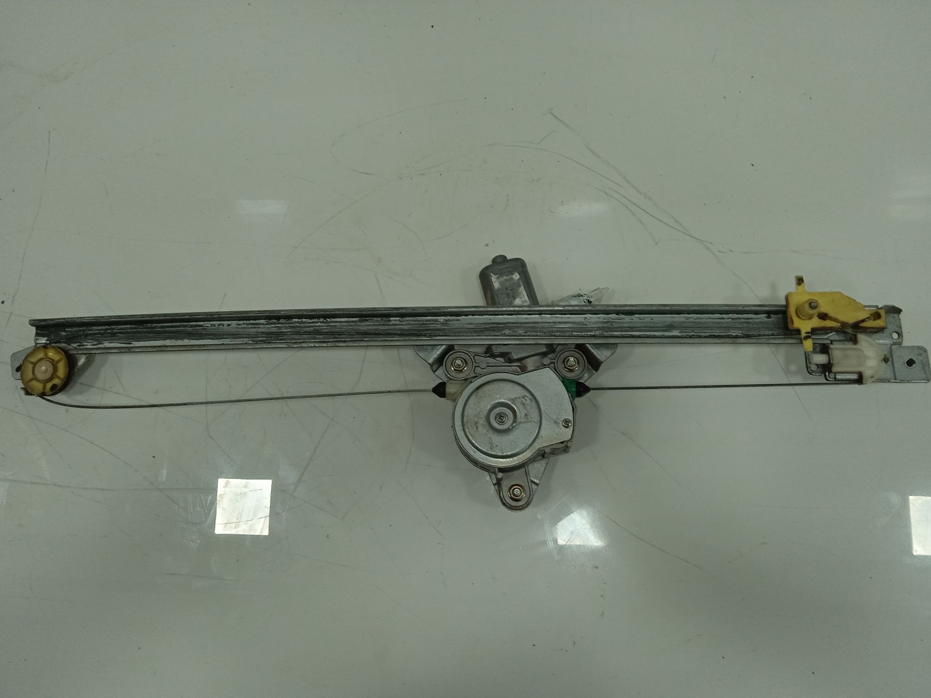 Elevalunas delantero izquierdo nissan primastar (x83) caja cerrada batalla corta 29