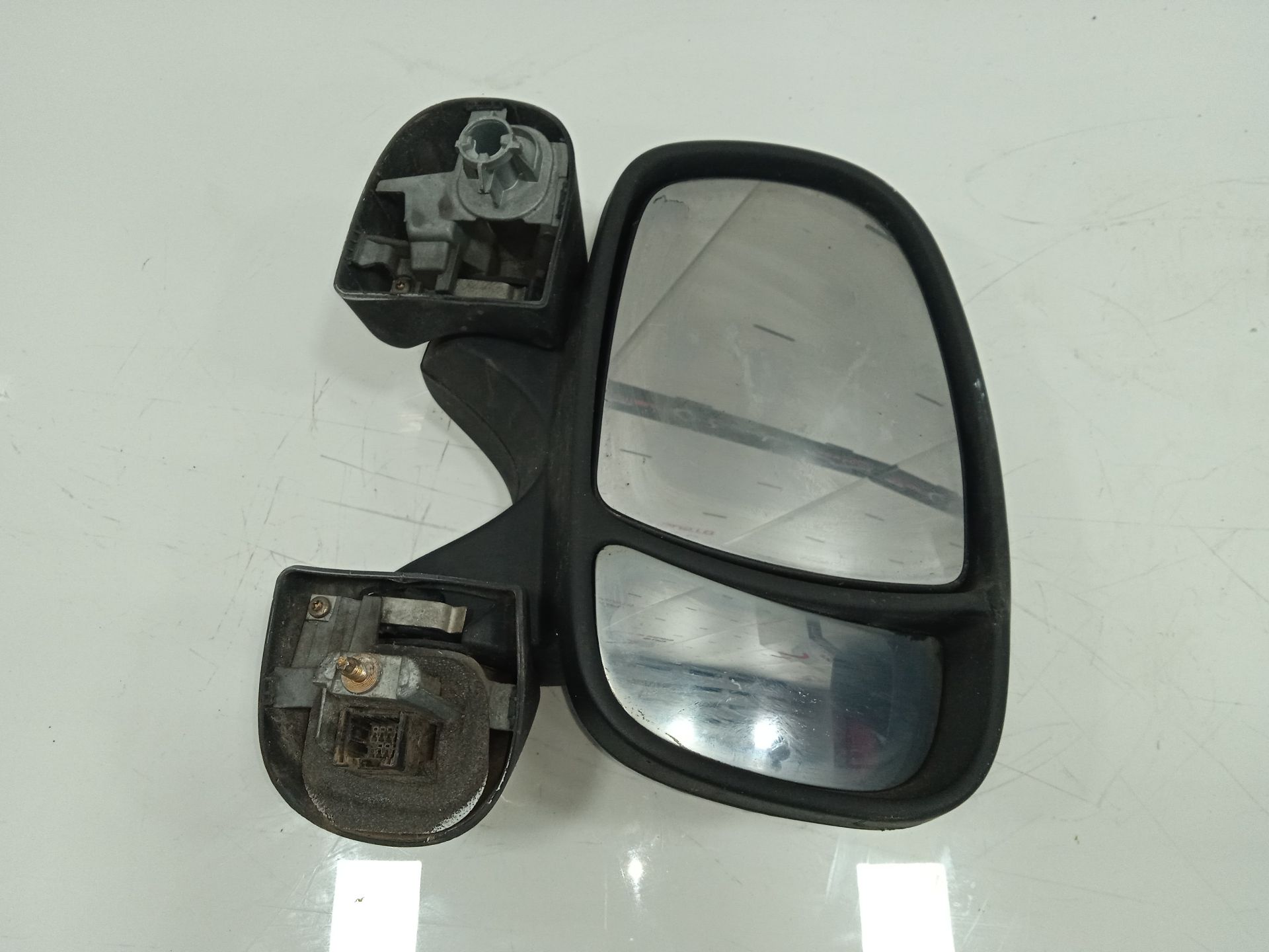 Retrovisor derecho nissan primastar (x83) caja cerrada batalla corta 29