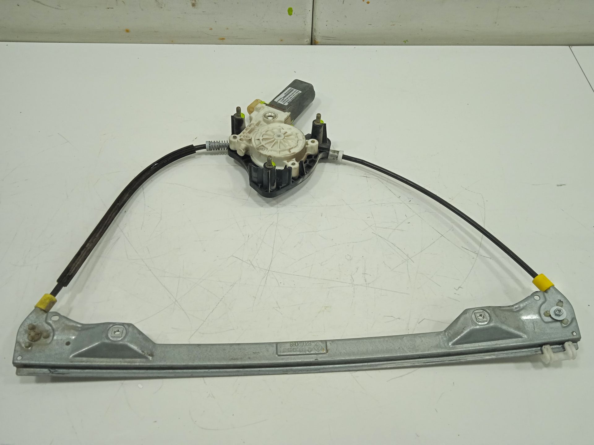 Elevalunas delantero derecho renault clio ii fase ii (bcb0) authentique