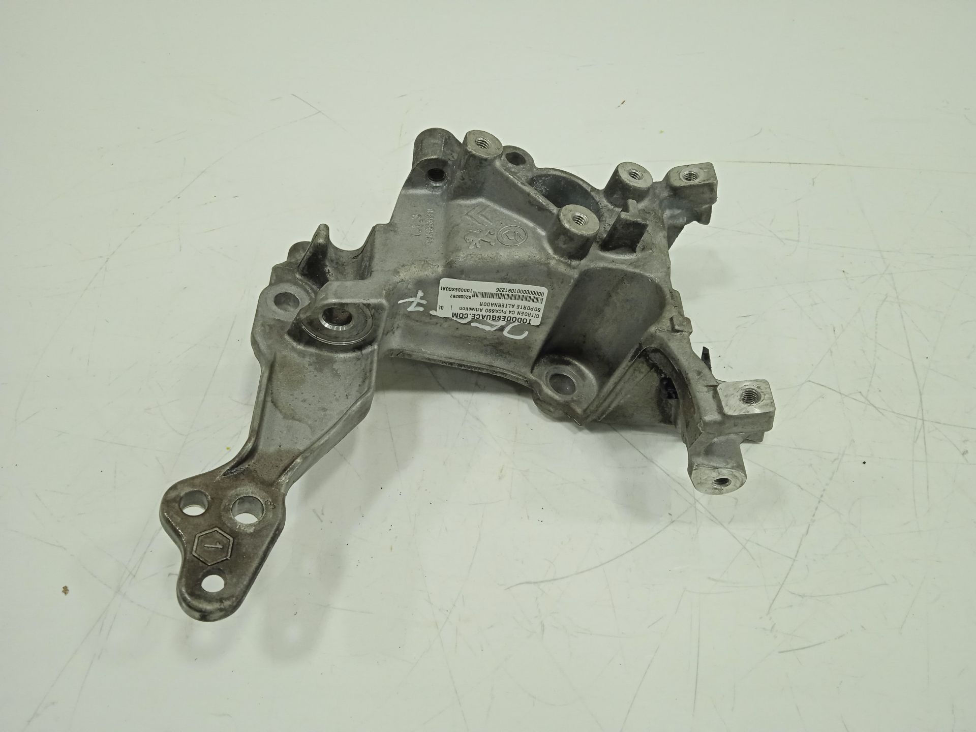 Soporte alternador   no identificado