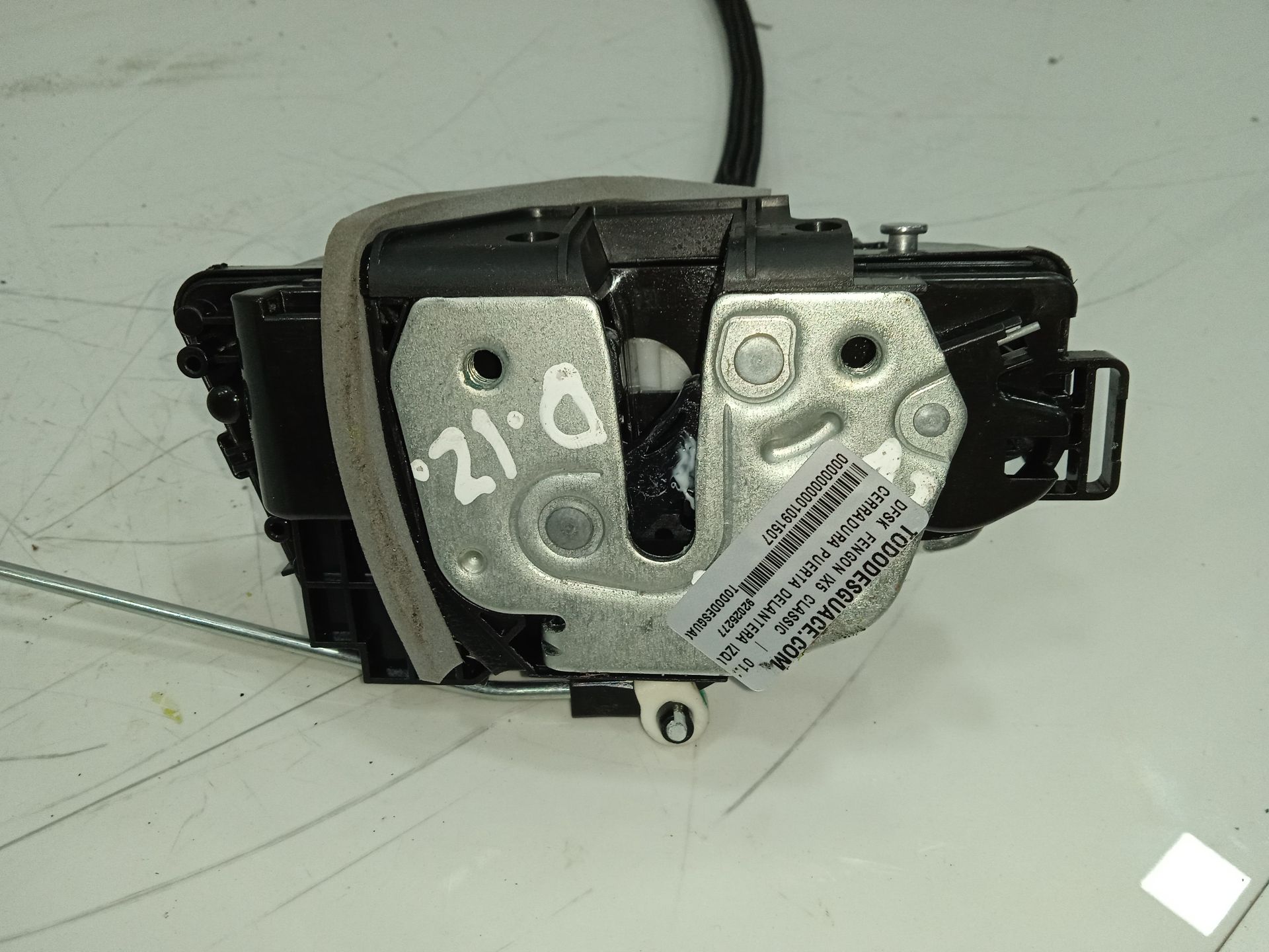 Cerradura puerta delantera izquierda   no identificado
