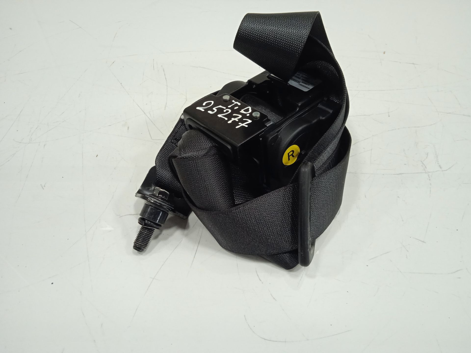 Cinturon seguridad trasero derecho   no identificado