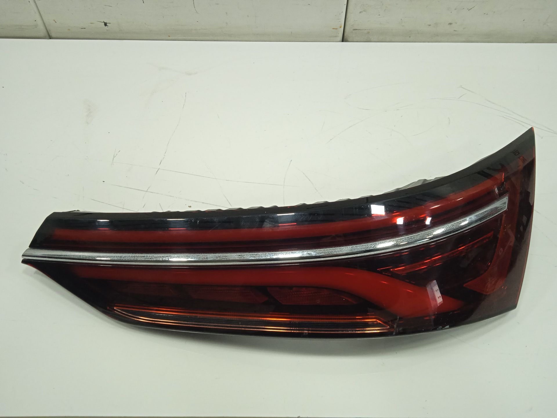 Piloto trasero derecho   no identificado