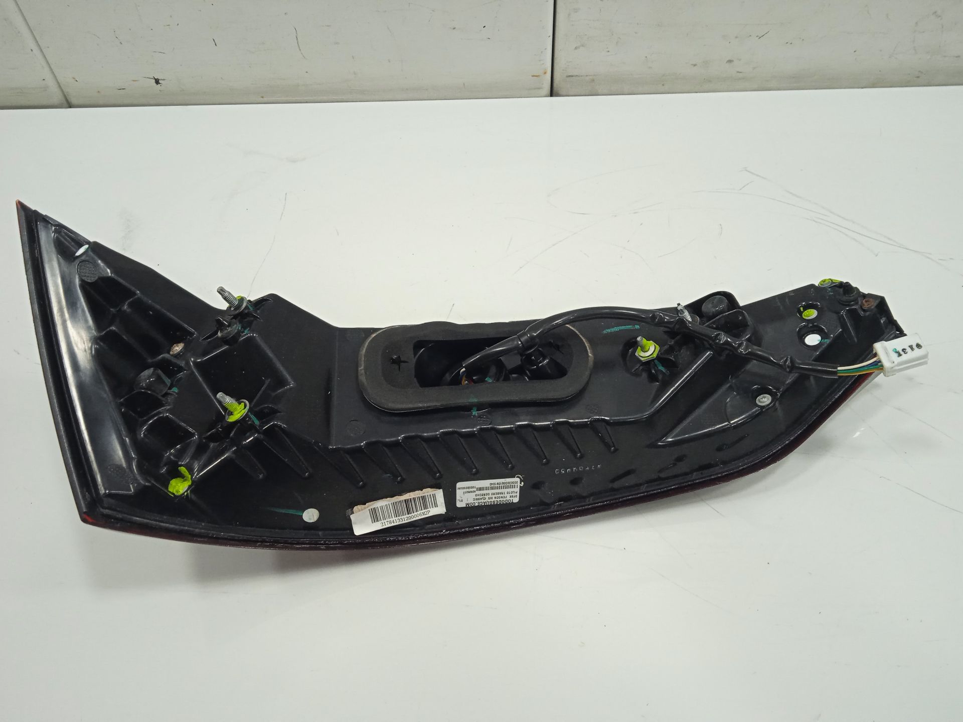 Piloto trasero derecho   no identificado