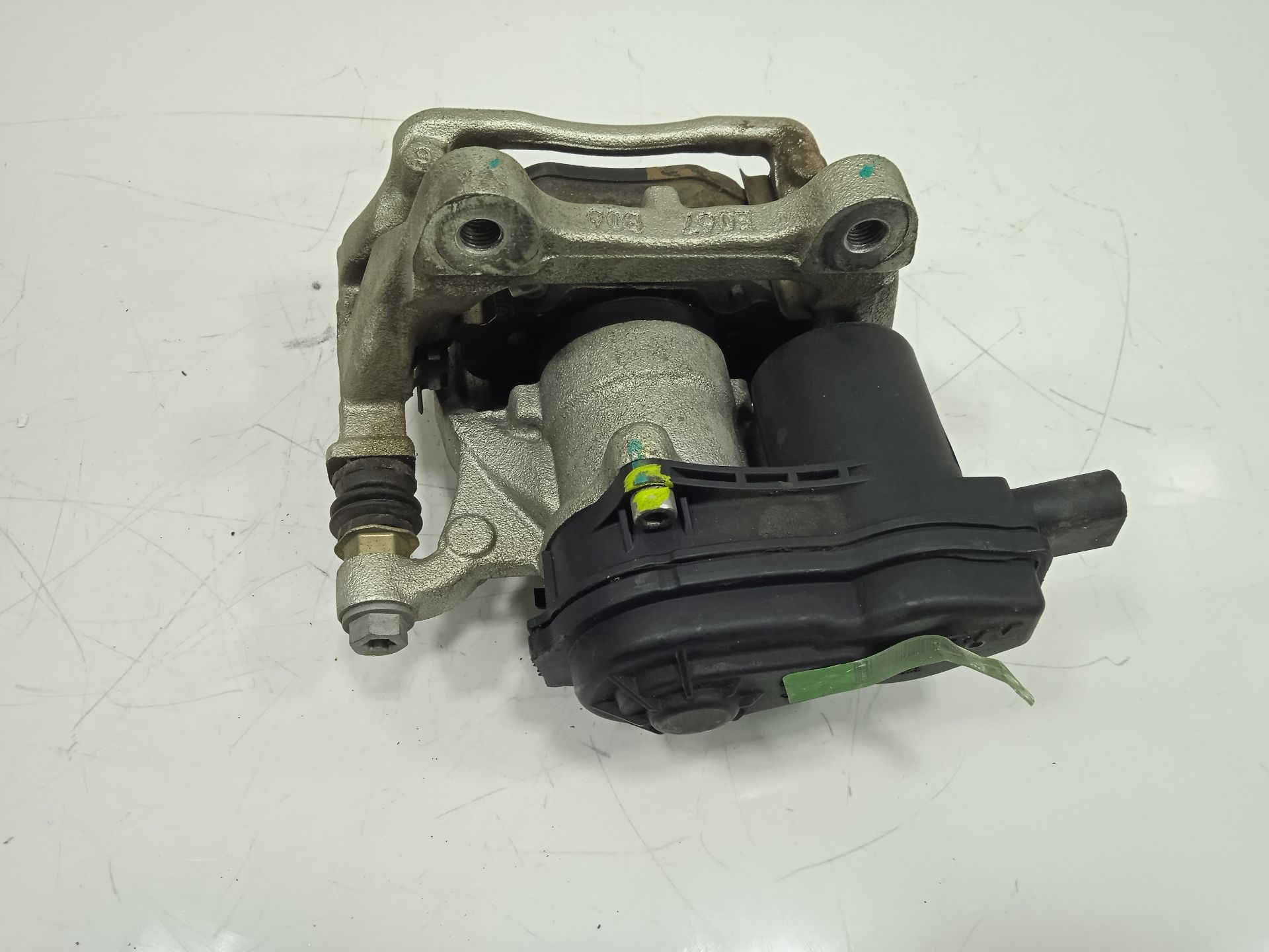 Pinza de freno trasera izquierda   no identificado