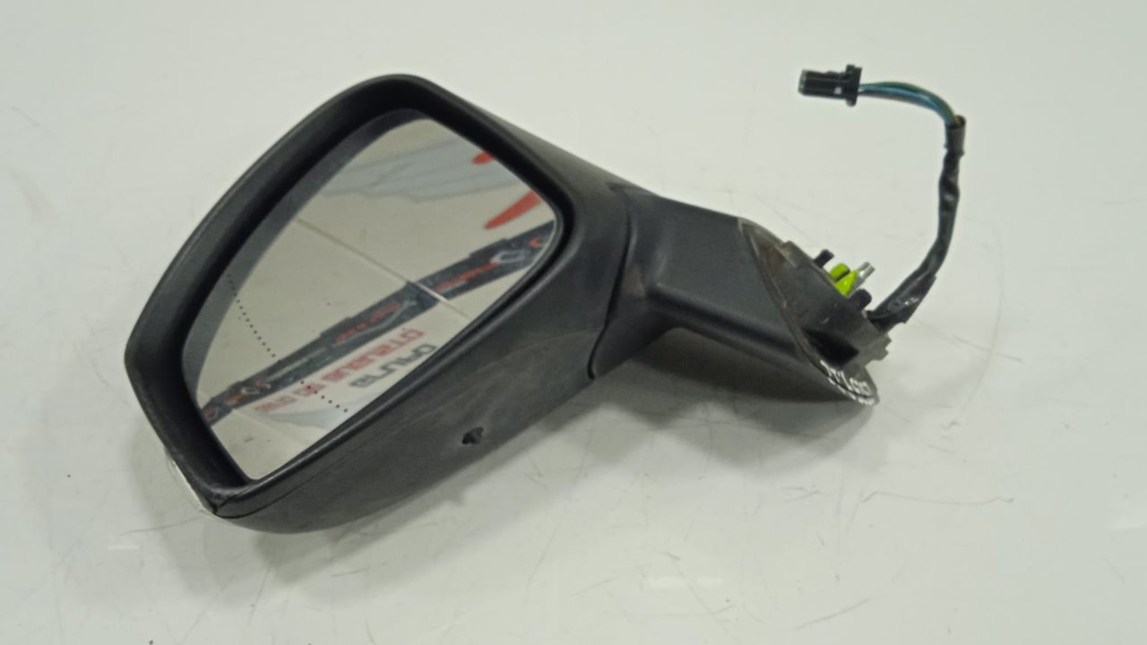 Retrovisor izquierdo renault  no identificado
