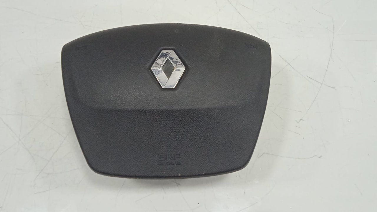 Airbag delantero izquierdo renault  no identificado