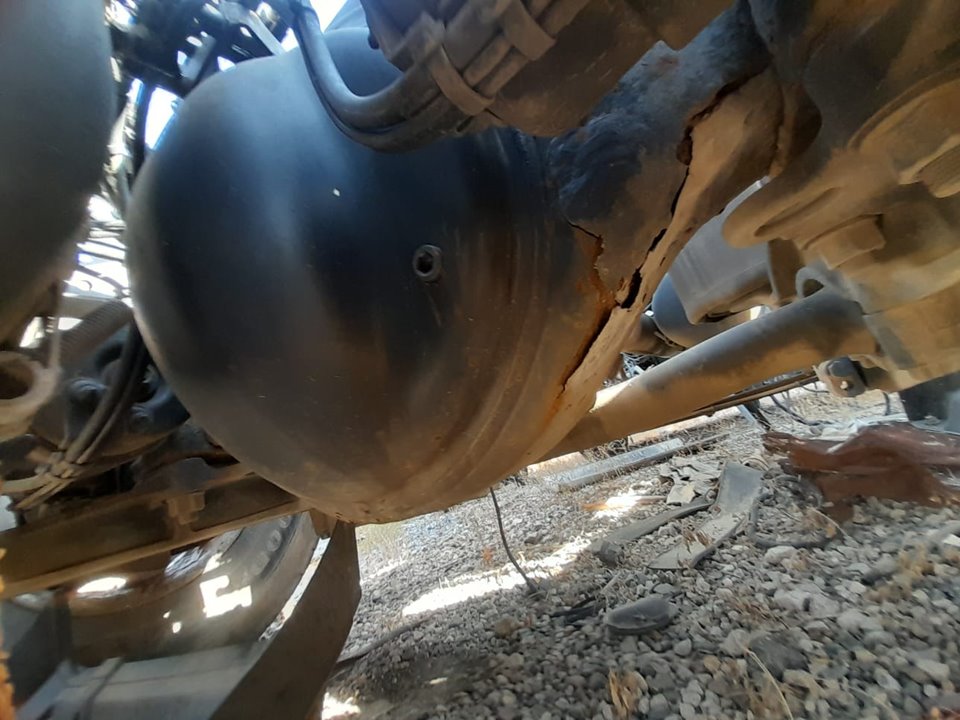 No identificado mercedes-benz actros 4 2-ejes bm 963 (2011) 