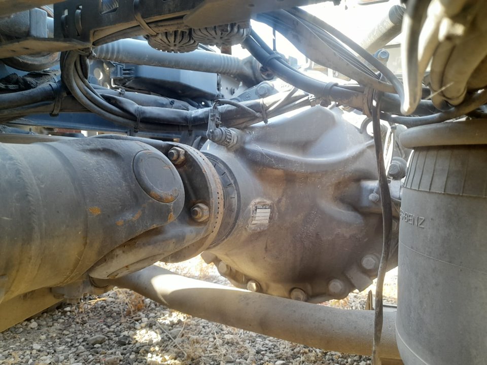 No identificado mercedes-benz actros 4 2-ejes bm 963 (2011) 