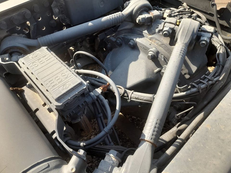 No identificado mercedes-benz actros 4 2-ejes bm 963 (2011) 