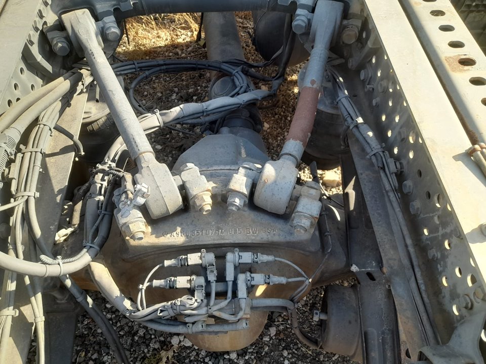 No identificado mercedes-benz actros 4 3-ejes bm 963 (2011) 25xx 6x2 szm l bigspace