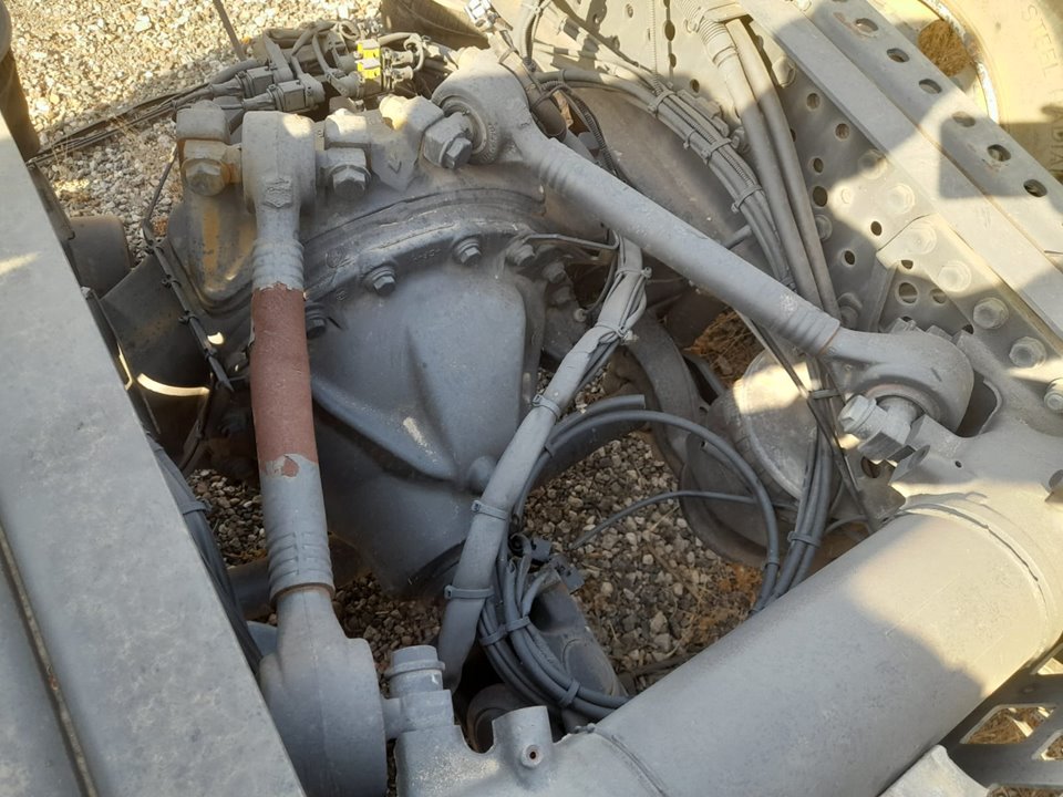 No identificado mercedes-benz actros 4 3-ejes bm 963 (2011) 25xx 6x2 szm l bigspace