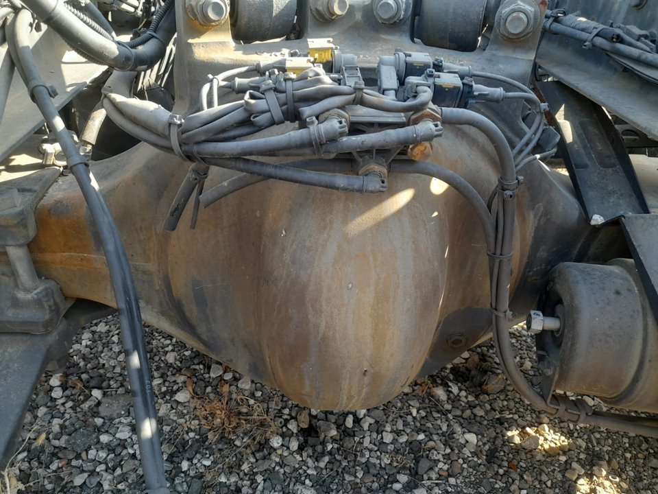 No identificado mercedes-benz actros 4 3-ejes bm 963 (2011) 25xx 6x2 szm l bigspace