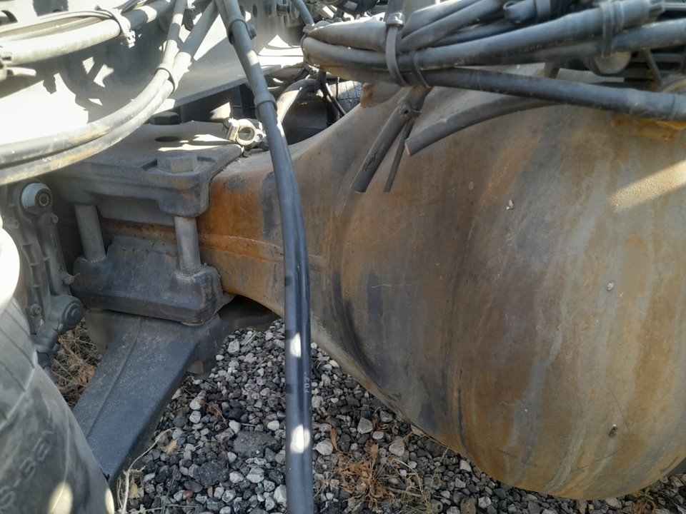 No identificado mercedes-benz actros 4 3-ejes bm 963 (2011) 25xx 6x2 szm l bigspace