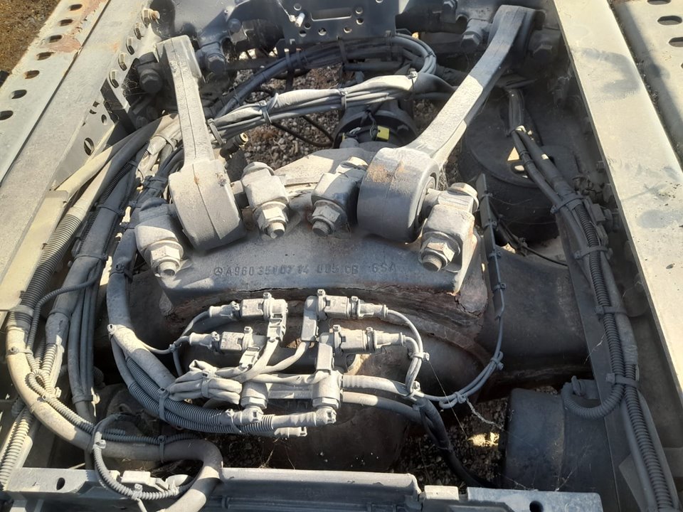No identificado mercedes-benz actros 4 2-ejes bm 963 (2011) 18xx 4x2 sattelzugmaschine l b
