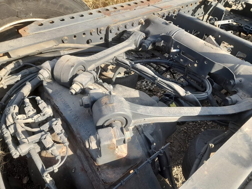 No identificado mercedes-benz actros 4 2-ejes bm 963 (2011) 18xx 4x2 sattelzugmaschine l b