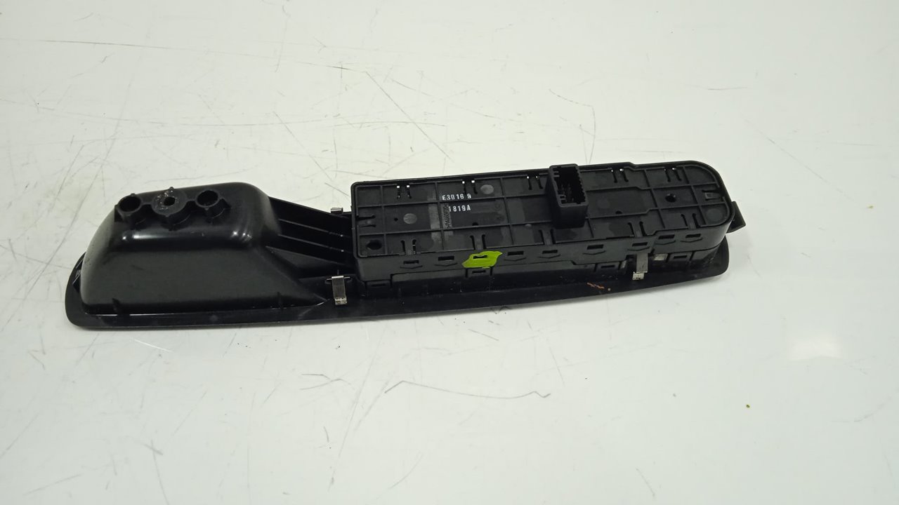 Mando elevalunas delantero izquierdo renault  no identificado