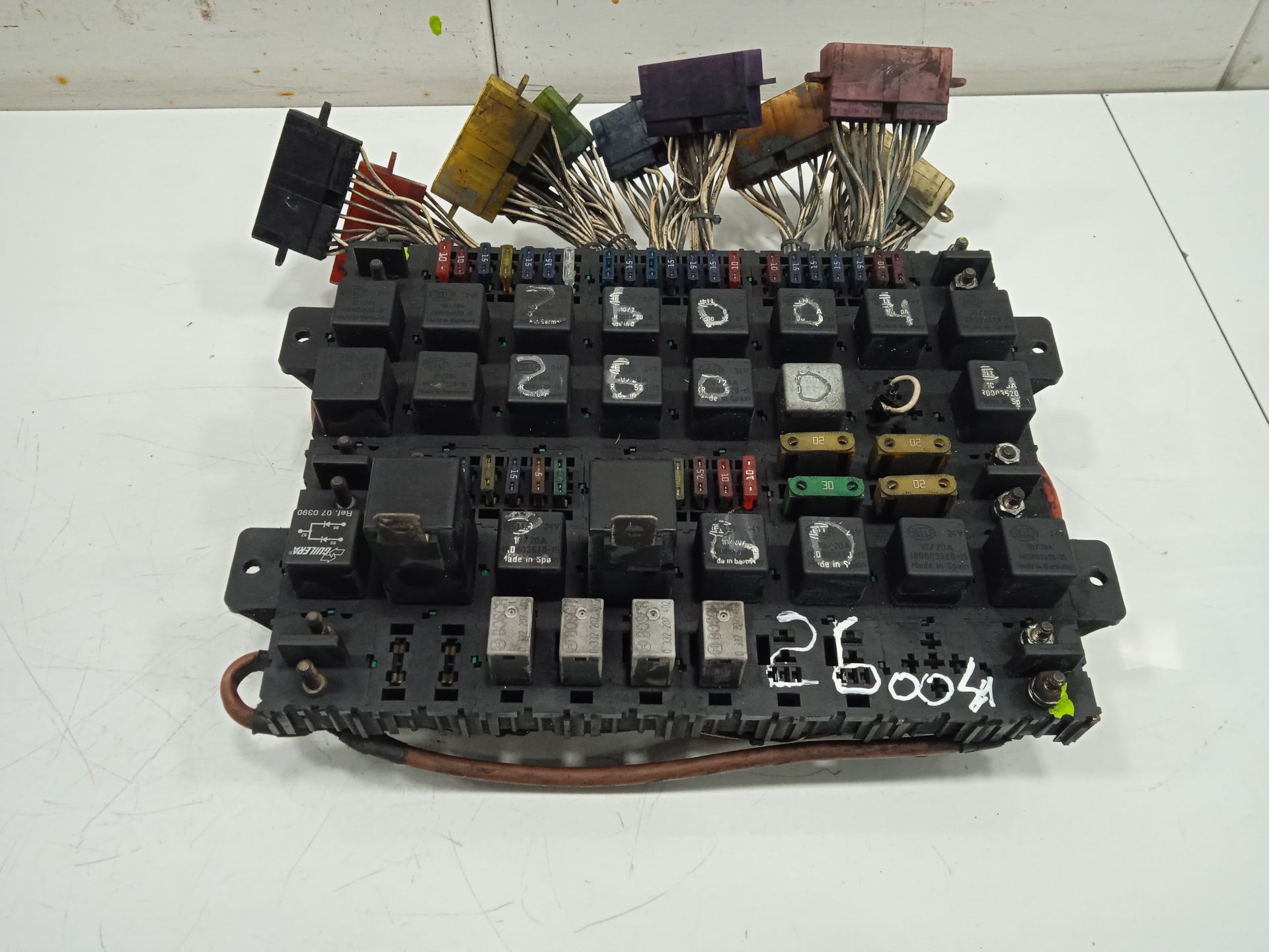 Caja reles / fusibles mercedes-benz  no identificado