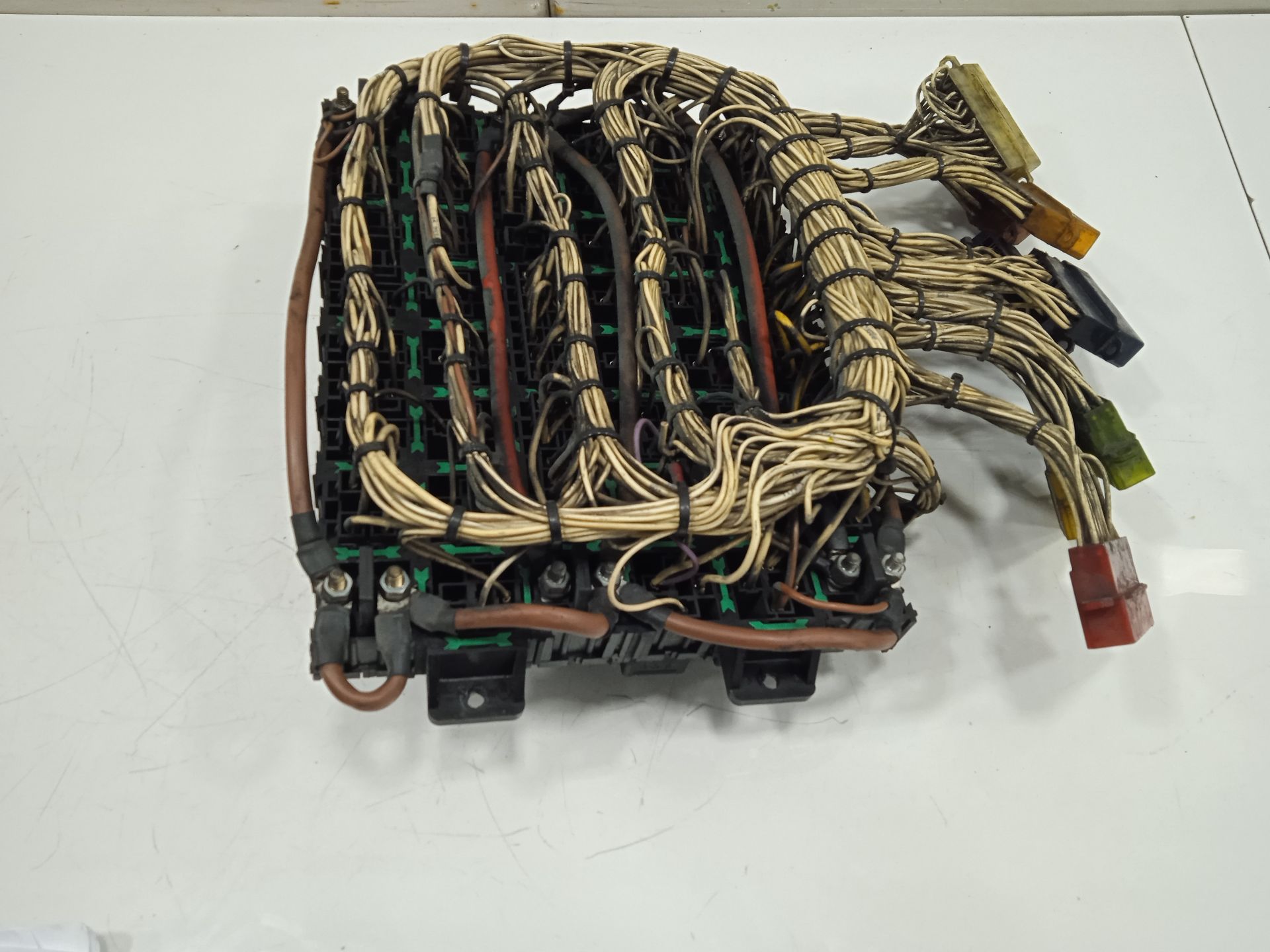 Caja reles / fusibles mercedes-benz  no identificado