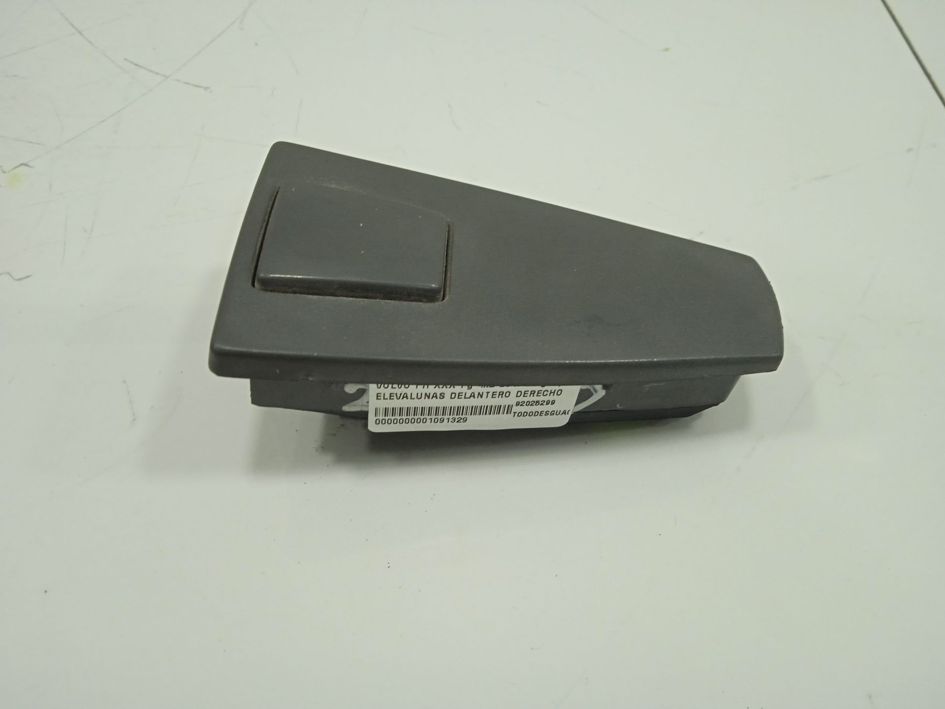 Mando elevalunas delantero derecho volvo fh fg 4x2 low largo (lh1 o l2h1)