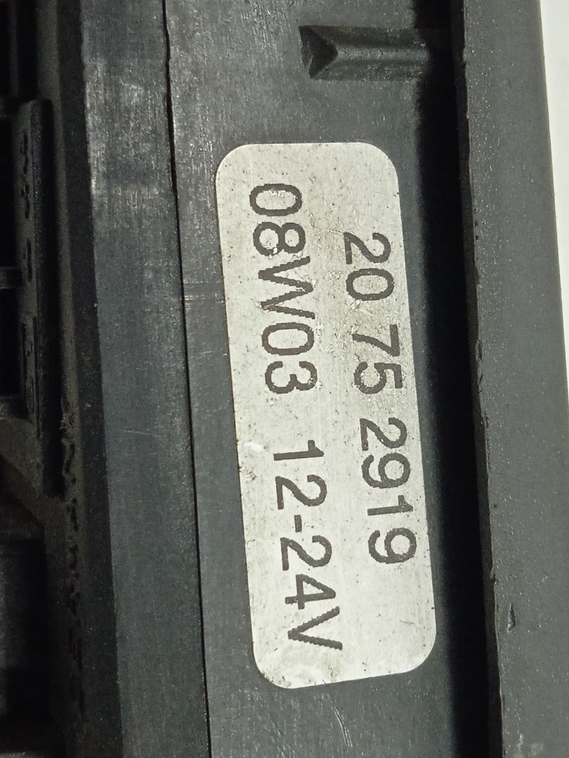 Mando elevalunas delantero derecho volvo fh fg 4x2 low largo (lh1 o l2h1)