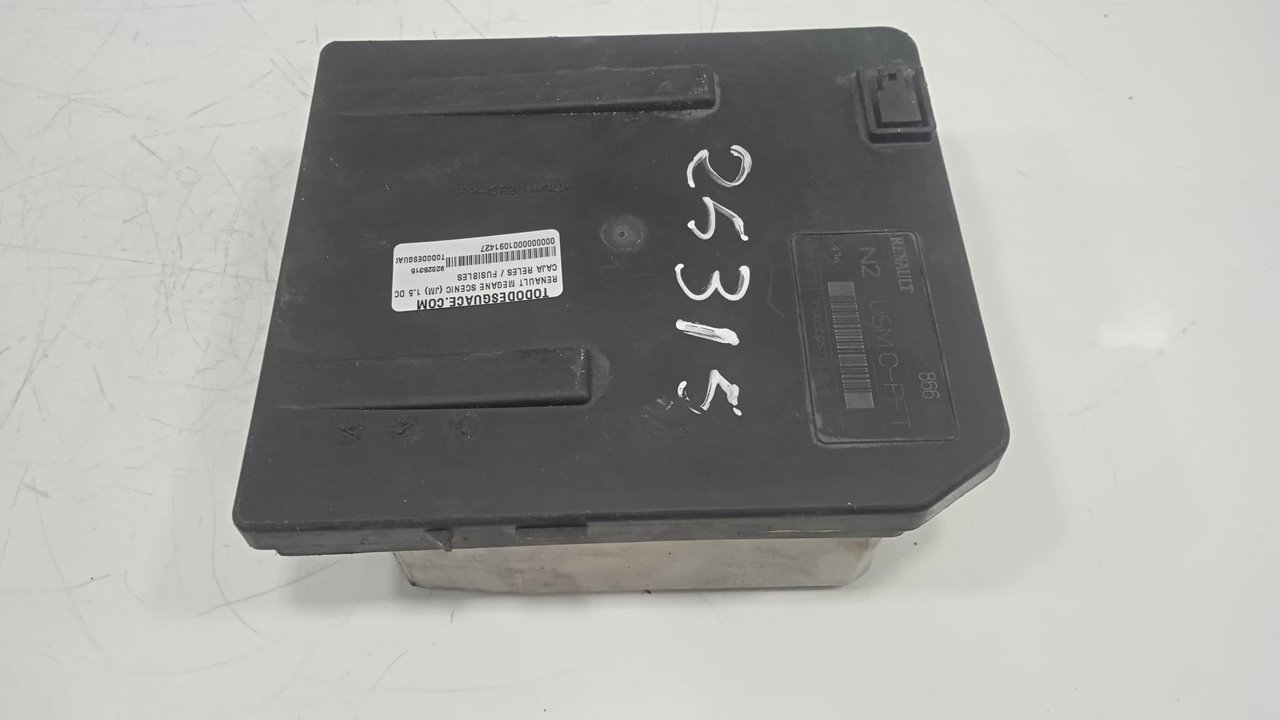 Caja reles / fusibles   no identificado