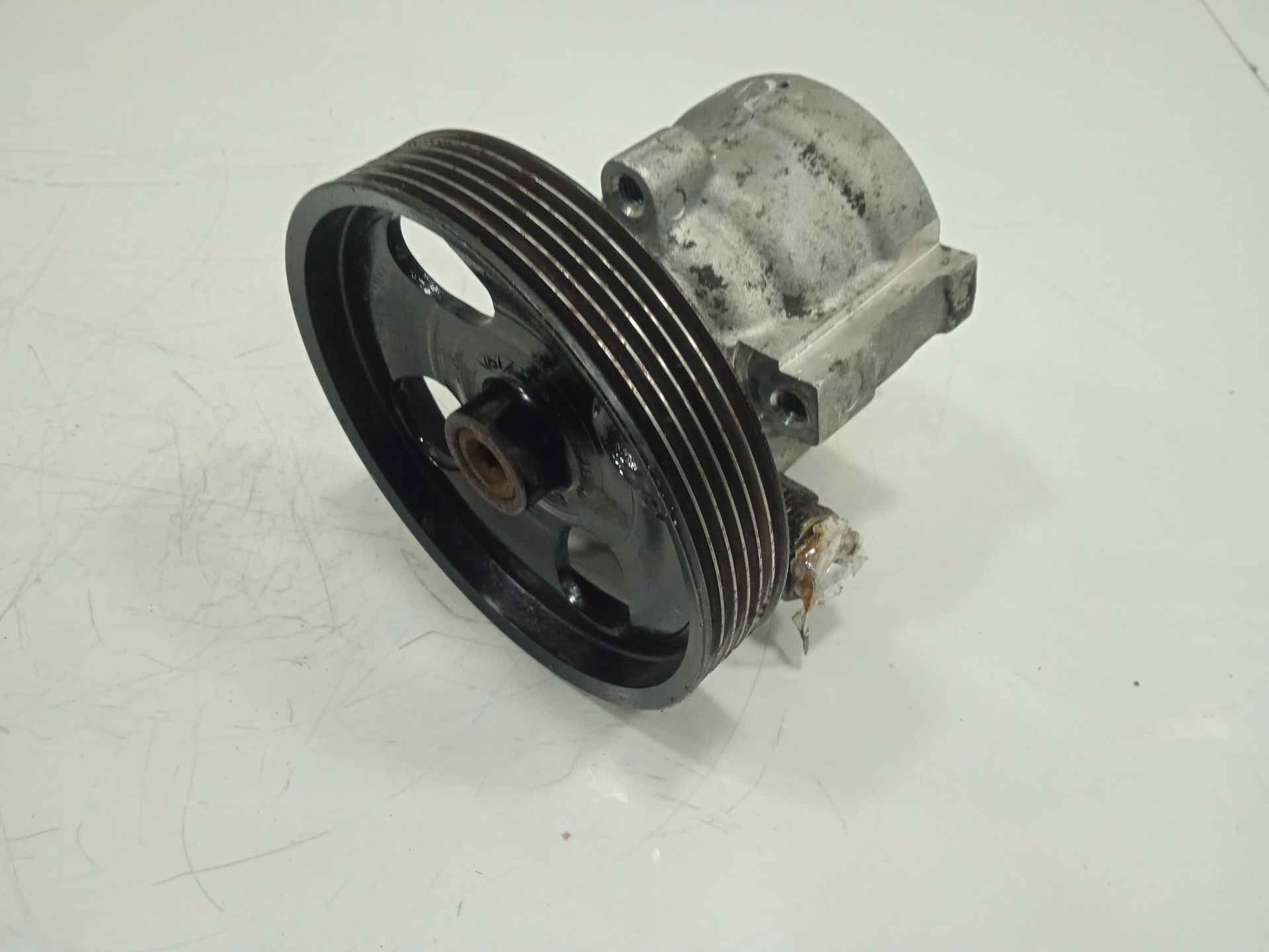 Bomba direccion nissan primastar (x83) caja cerrada batalla corta 29