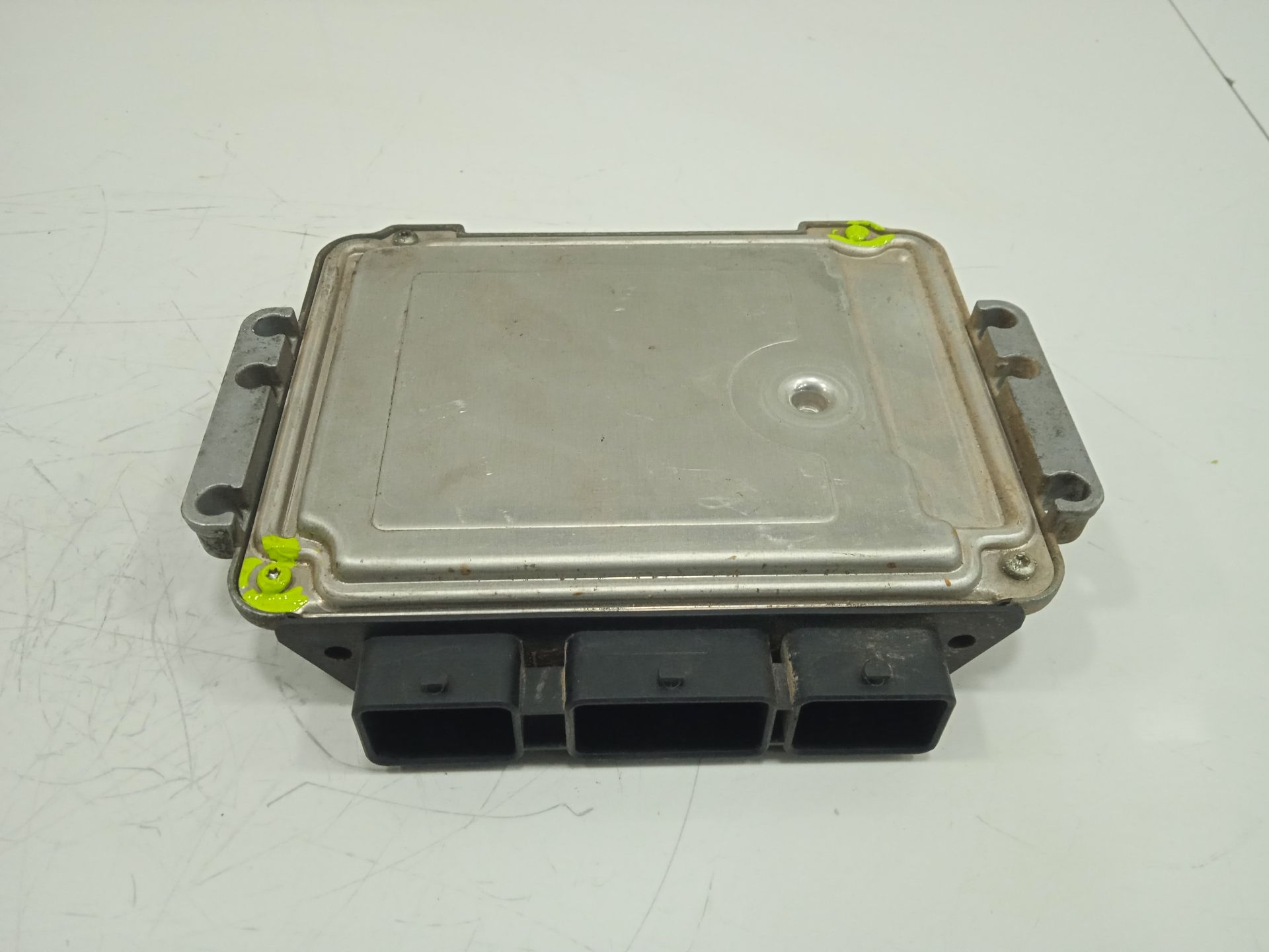 Centralita motor uce nissan primastar (x83) caja cerrada batalla corta 29