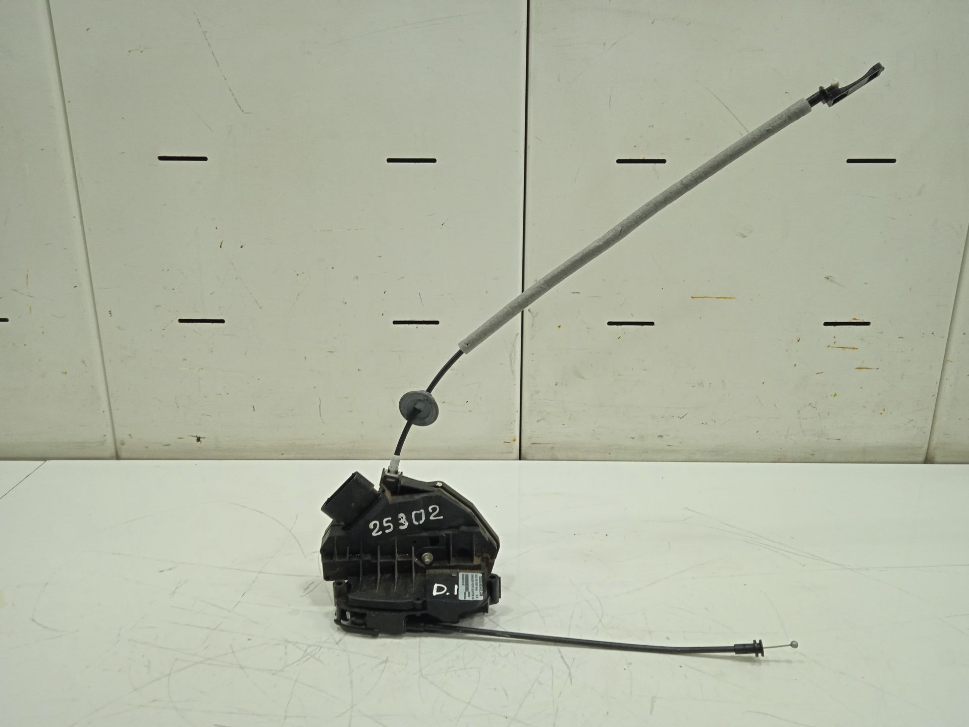 Cerradura puerta delantera izquierda volvo v60 familiar kinetic