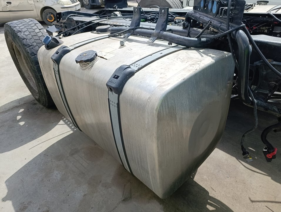 Deposito combustible man tgx 33.xxx (2007) fg    6x4   bl xl