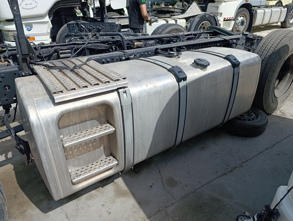 Deposito combustible man tgx 33.xxx (2007) fg    6x4   bl xl