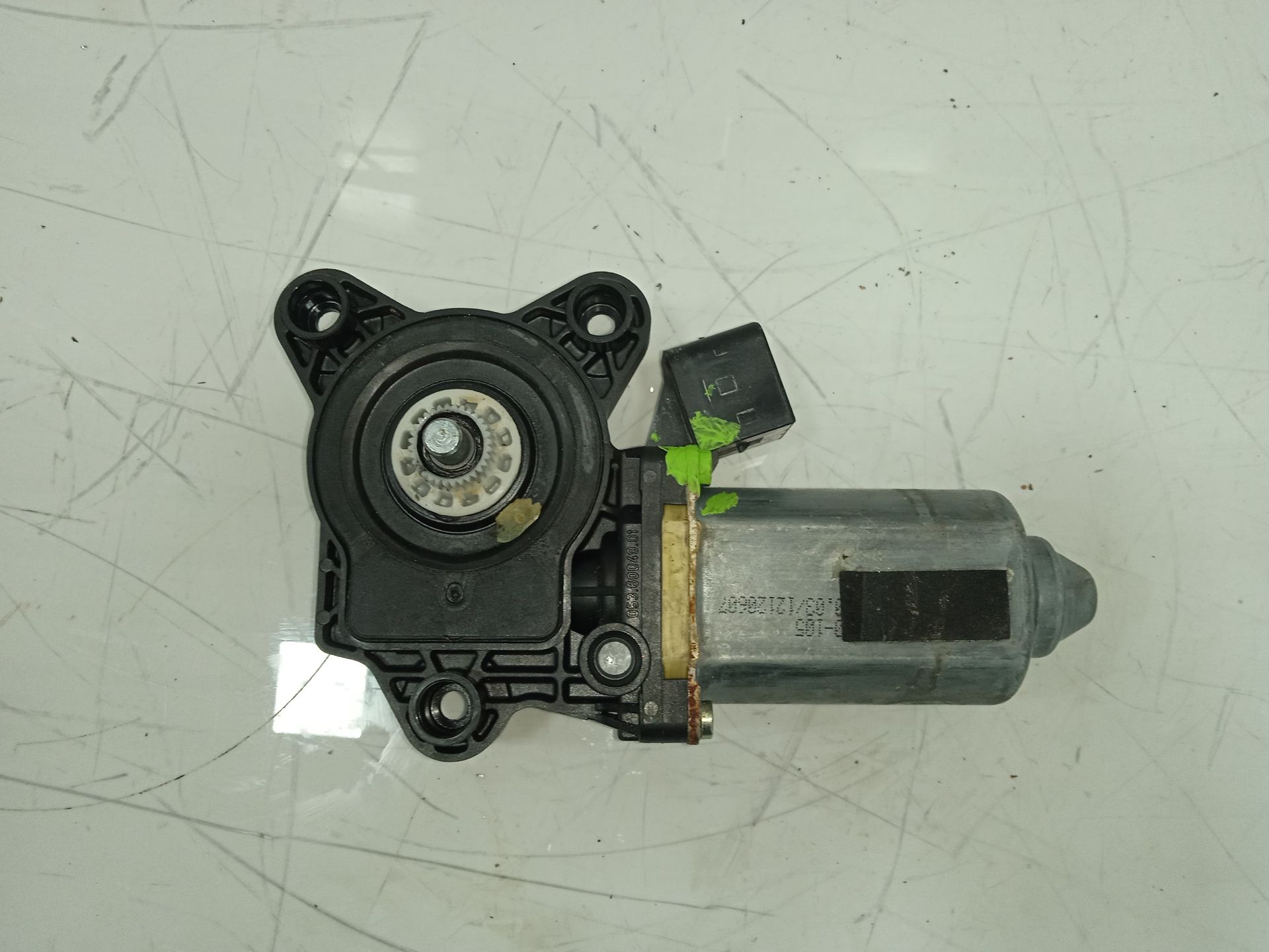 Motor elevalunas delantero izquierdo mercedes-benz clase s (bm 220) berlina 320 (220.065)