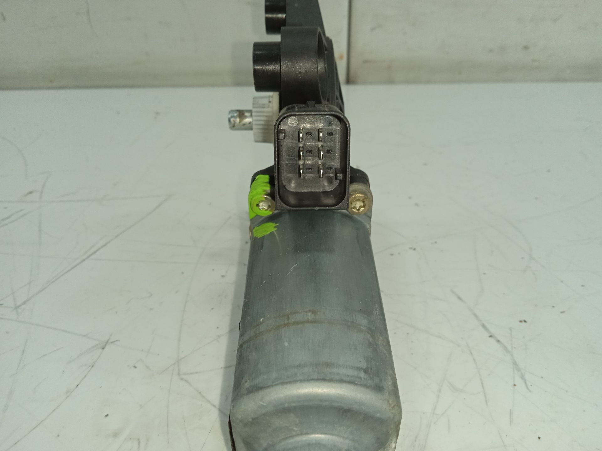 Motor elevalunas delantero izquierdo mercedes-benz clase s (bm 220) berlina 320 (220.065)