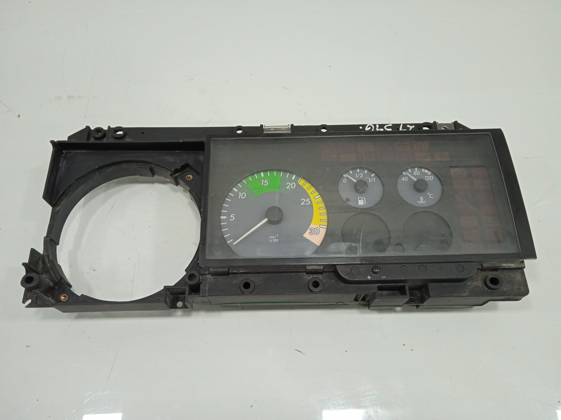 Cuadro instrumentos mercedes-benz vario (t2w) bm 668670 (1996) fg    813 d         om 904 la